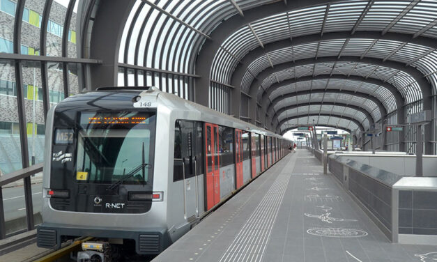 Dit is waarom de metro in Amsterdam vaker vastloopt dan je relatie